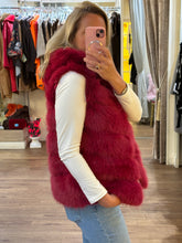 Load image into Gallery viewer, Berry Faux Fur Gilet